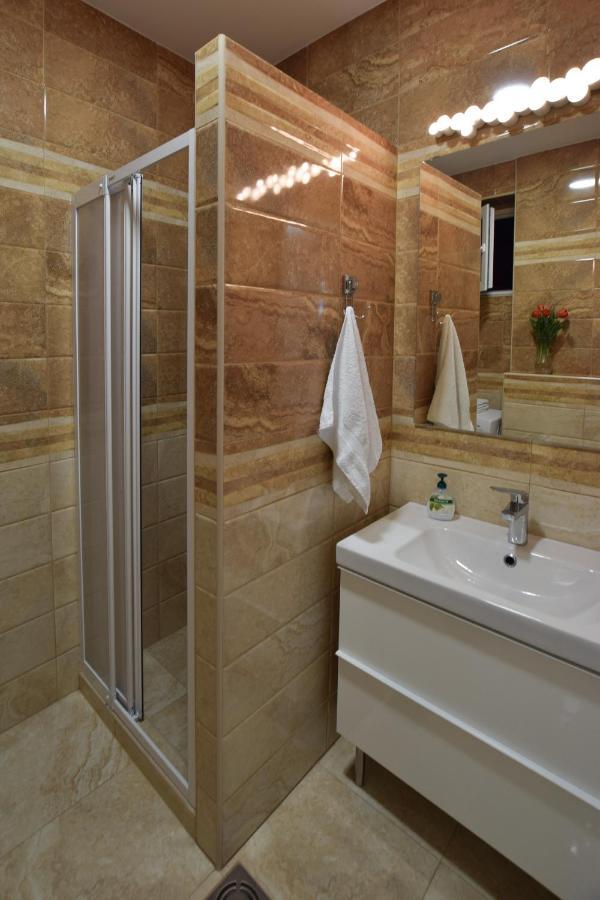 Crown Apartment - Your Most Comfortable Stay Beograd Ngoại thất bức ảnh